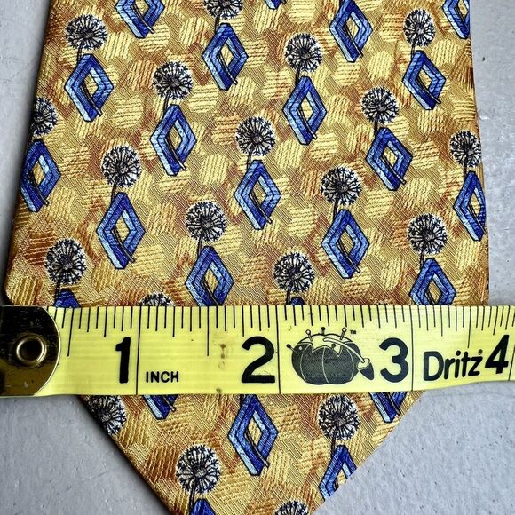 Ermenegildo Zegna 100% Silk Yellow Gold & Blue Diamond Shapes w/ Dandelions Tie - Picture 9 of 12